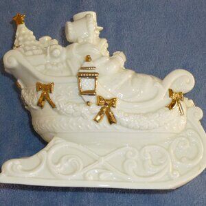 Musical Christmas Holiday Sleigh